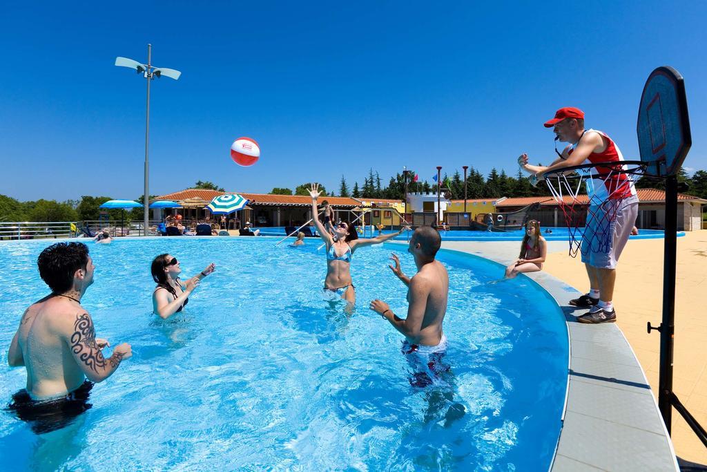 Mobile Homes Premium Vista Mare Park Umag By Camp4You Exteriör bild