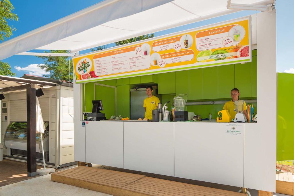 Mobile Homes Premium Vista Mare Park Umag By Camp4You Exteriör bild