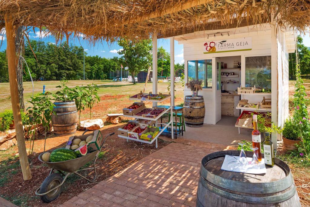 Mobile Homes Premium Vista Mare Park Umag By Camp4You Exteriör bild