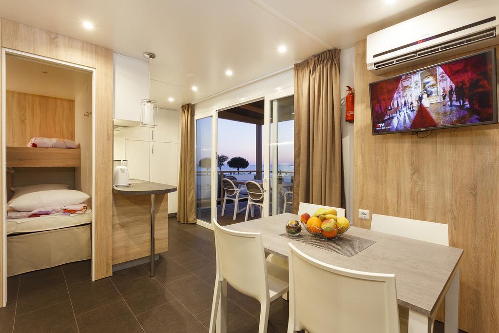 Mobile Homes Premium Vista Mare Park Umag By Camp4You Exteriör bild