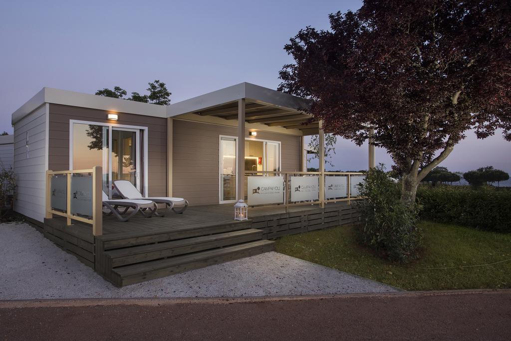 Mobile Homes Premium Vista Mare Park Umag By Camp4You Exteriör bild