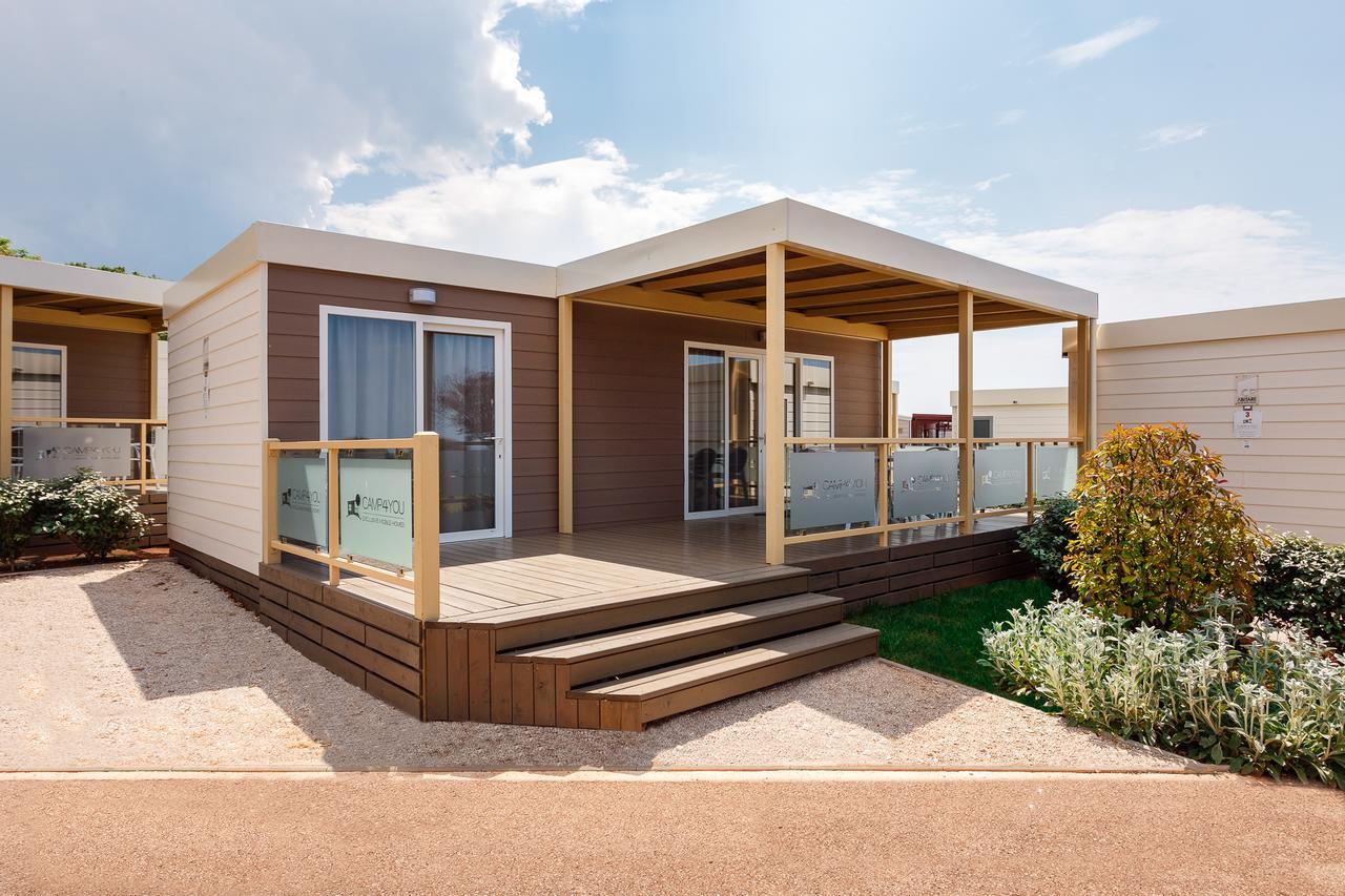 Mobile Homes Premium Vista Mare Park Umag By Camp4You Exteriör bild